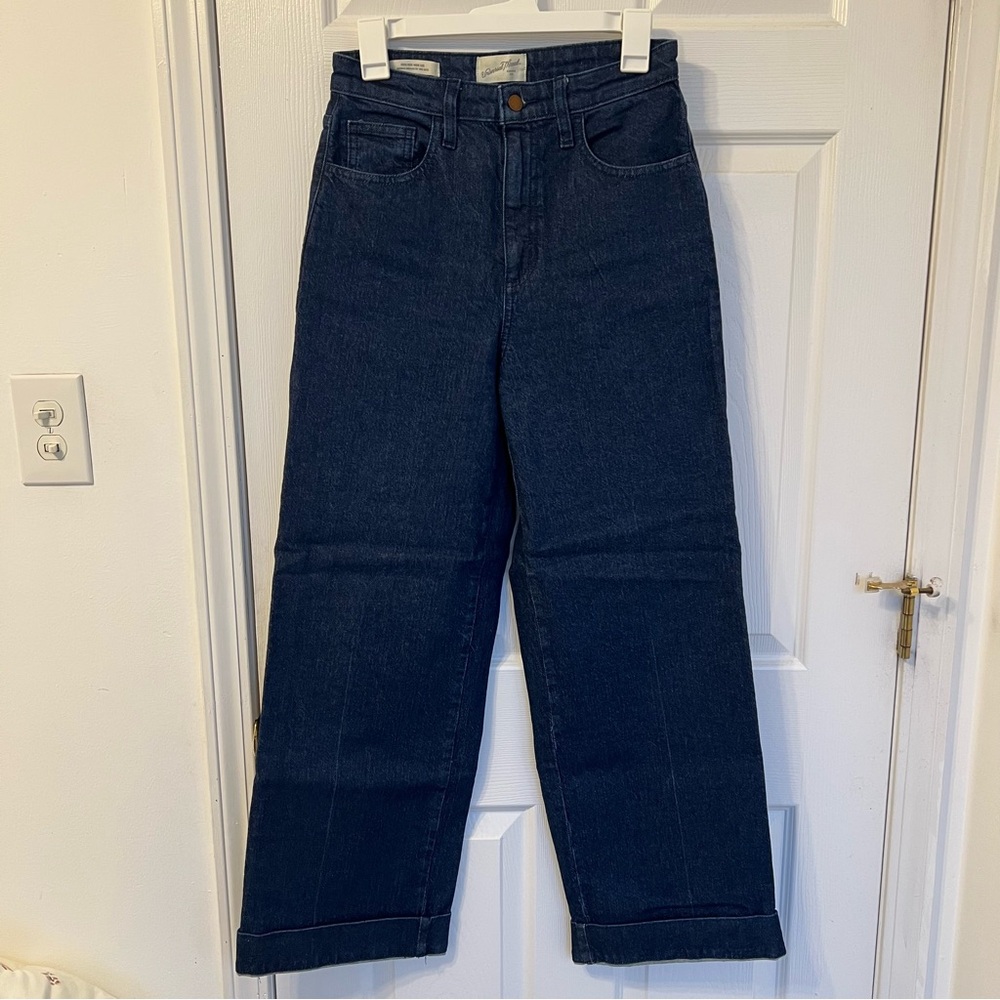Universal Thread Dark Blue Straight Leg Jeans / Size 4R